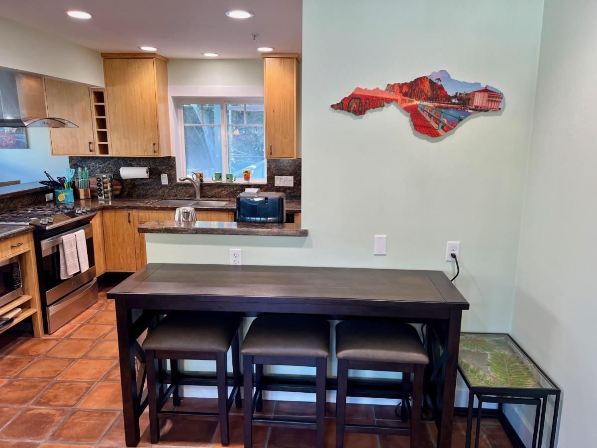 Catalina Three Bedroom Home With Hot Tub And Golf Cart Avalon Exterior photo